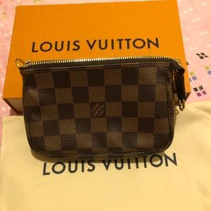 Louis Vuitton MINI POCHETTE ACCESSOIRES